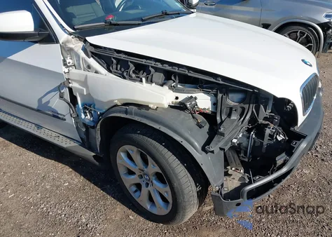 2010 BMW X5 xDrive30I z USA, uszkodzony, nr VIN 5UXFE4C59AL385079